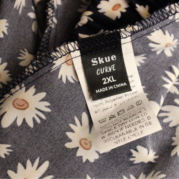 SHEIN VCAY Plus Daisy Print Wide Leg Shorts - Picture 5 of 7